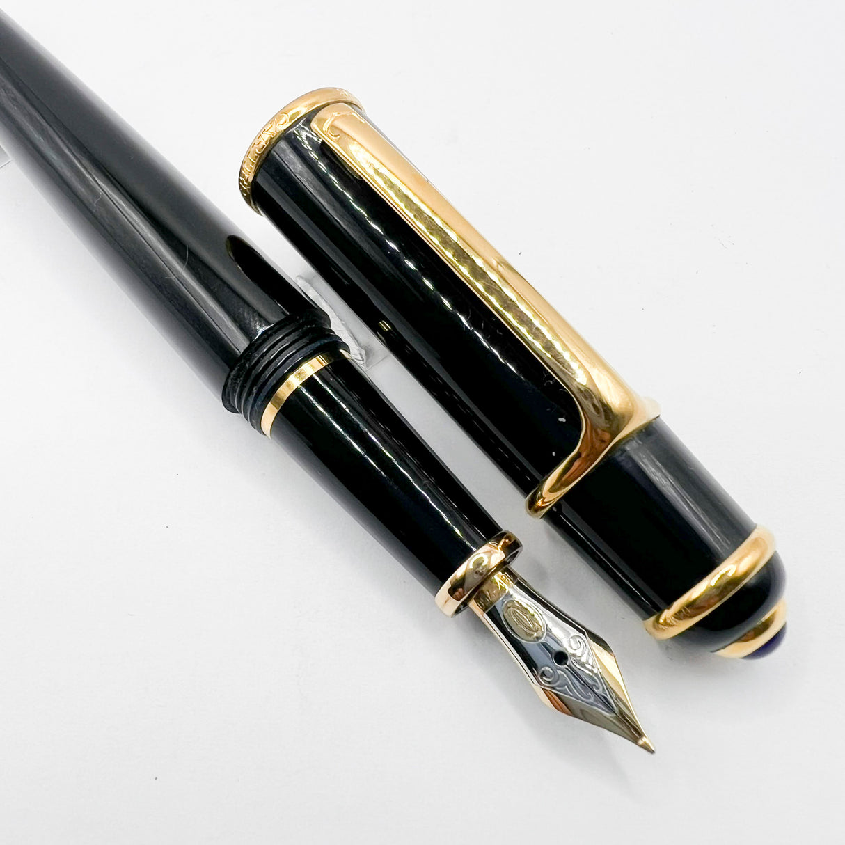 Cartier Diabolo Black Resin Fountain Pen - Medium 18kt Gold Nib