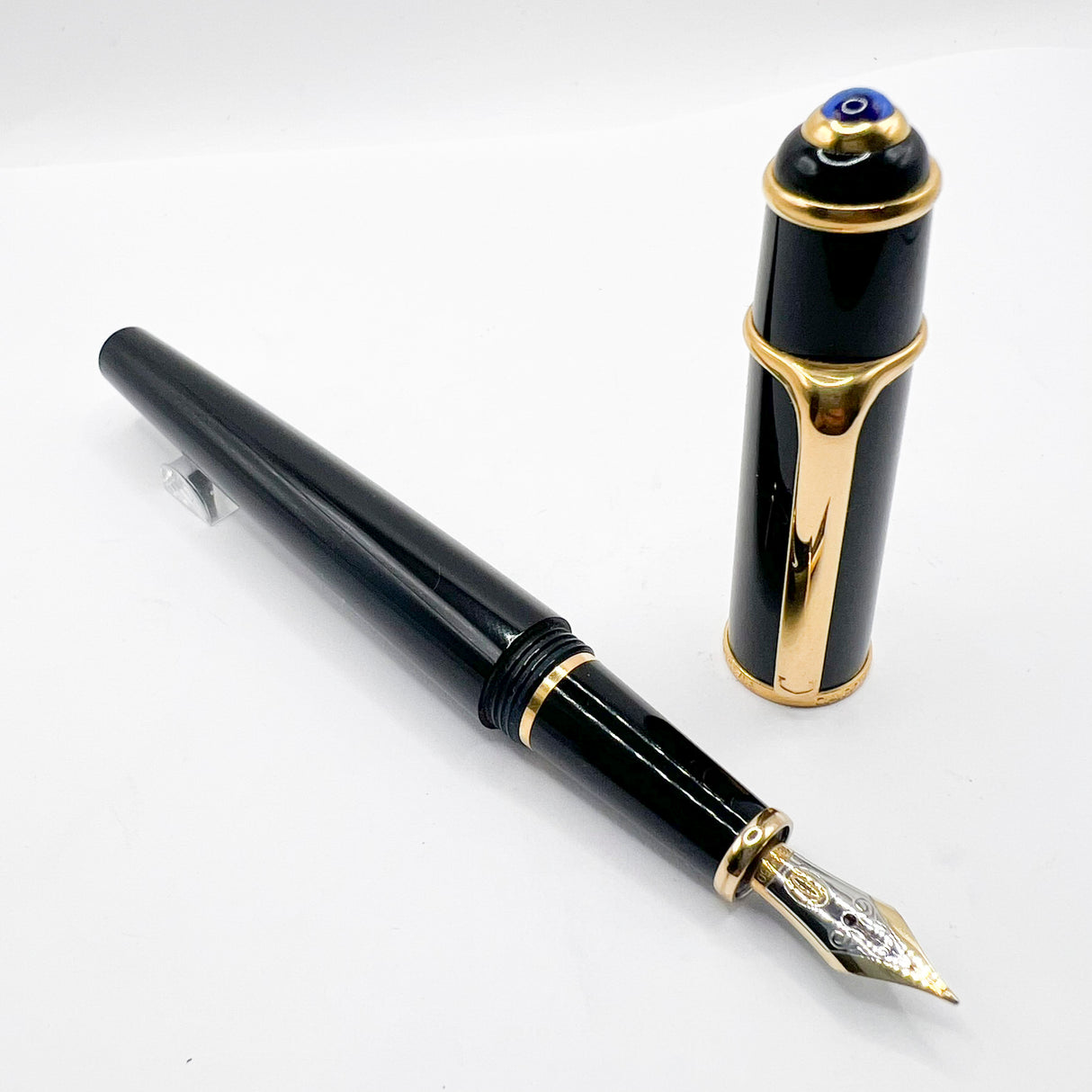Cartier Diabolo Black Resin Fountain Pen - Medium 18kt Gold Nib