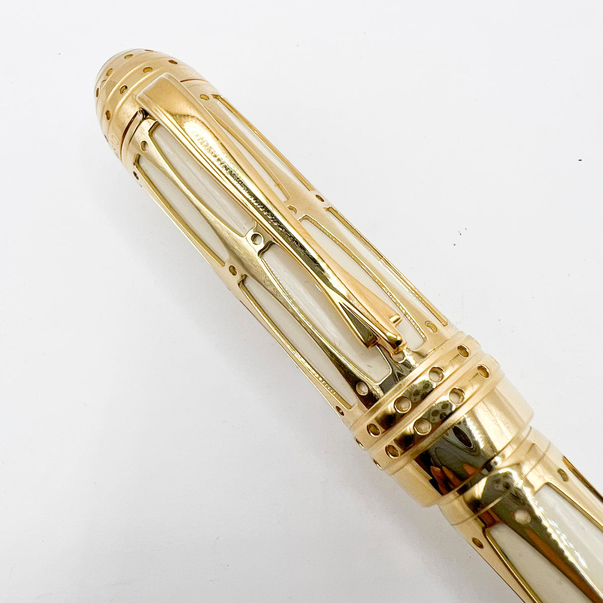 Montblanc Pope Julius Patron Of The Arts Limited Edition Fountain Pen  - Medium 18kt Gold Nib