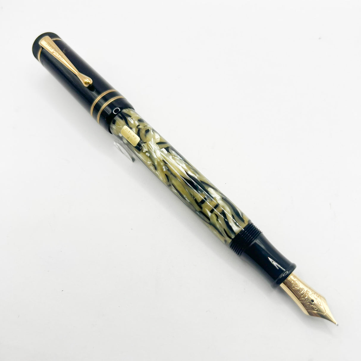 Montblanc Oscar Wilde Writer Series Limited Edition Fountain Pen - Fine 18kt Gold Nib