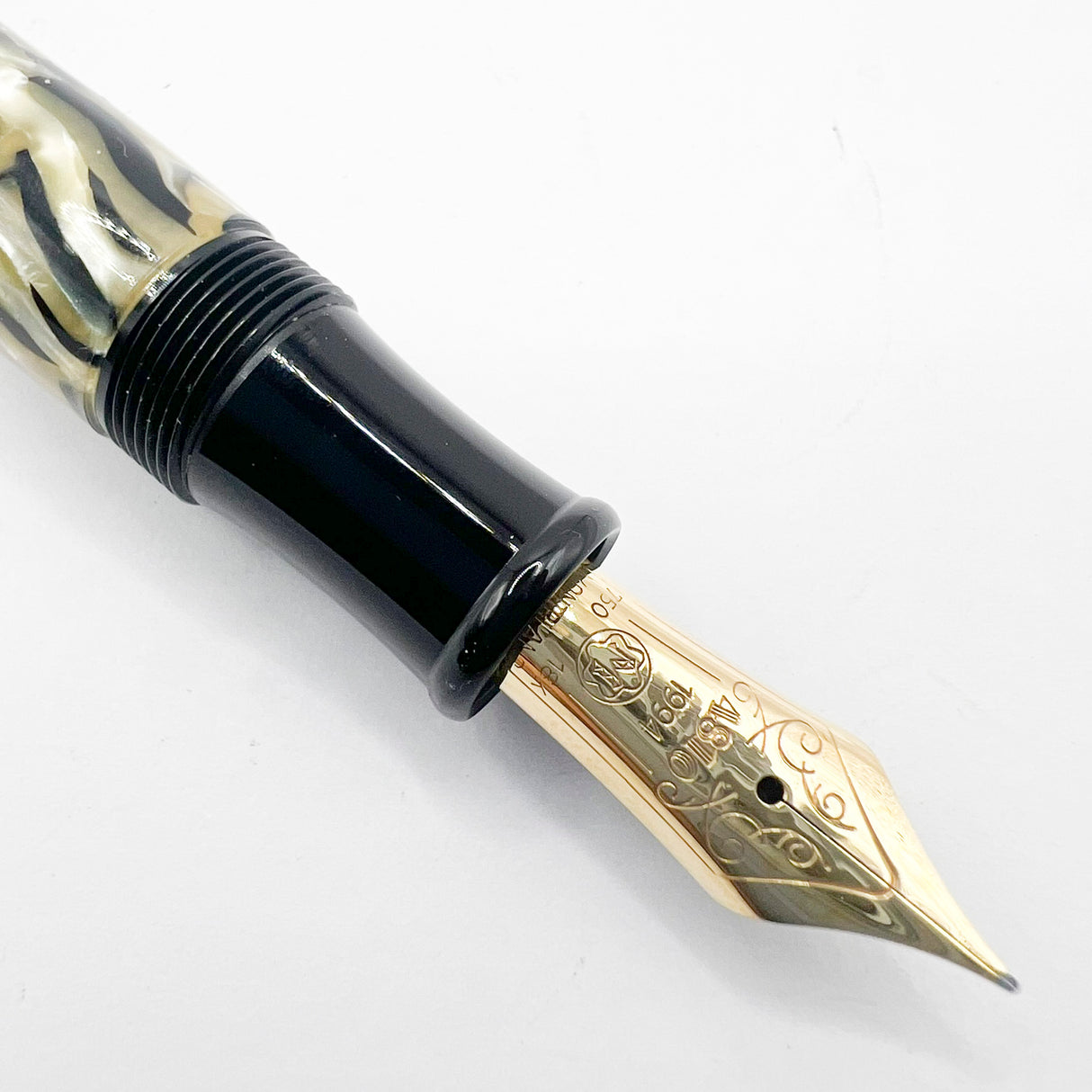 Montblanc Oscar Wilde Writer Series Limited Edition Fountain Pen - Fine 18kt Gold Nib