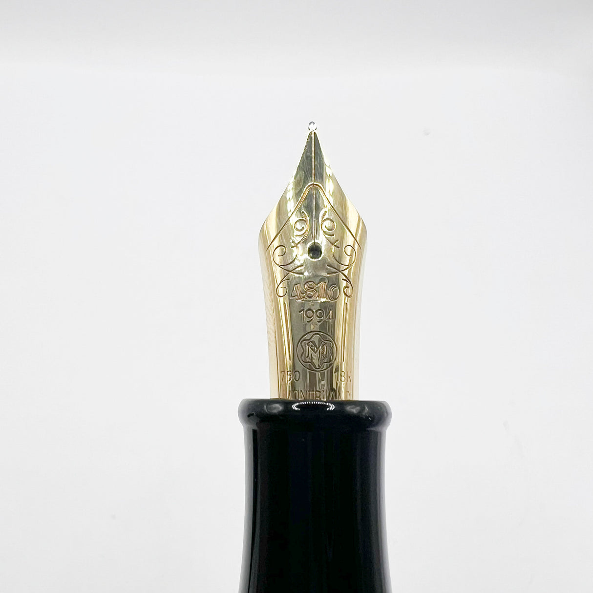 Montblanc Oscar Wilde Writer Series Limited Edition Fountain Pen - Fine 18kt Gold Nib