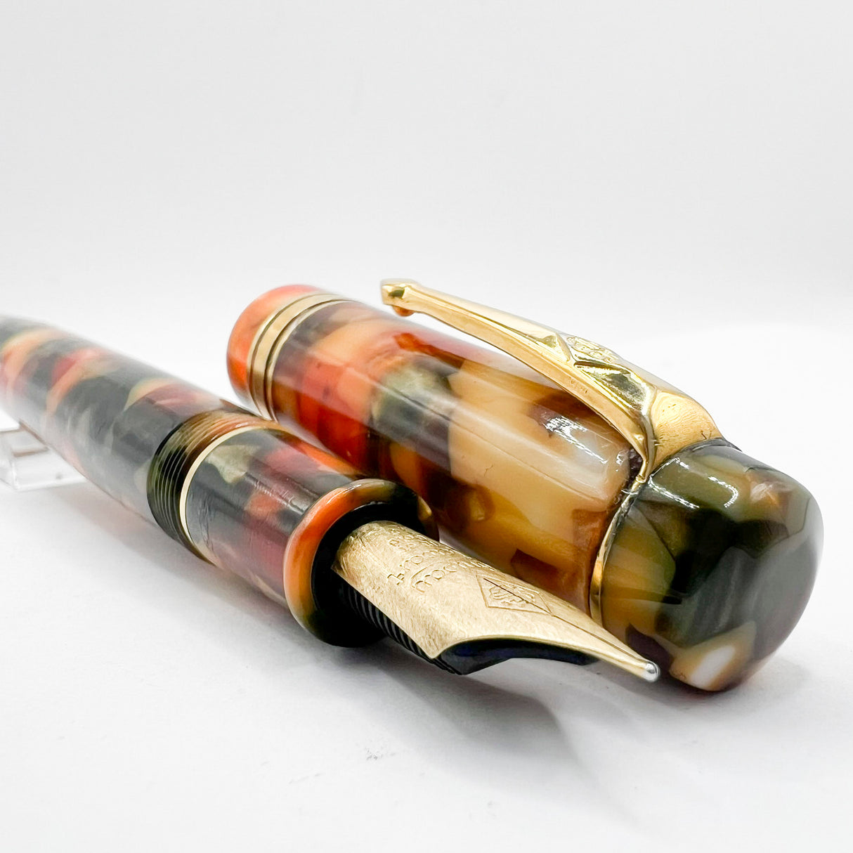 Conway Stewart Belliver Multi-Colored Fountain Pen - Flexible Fine Pave 18kt Gold Nib