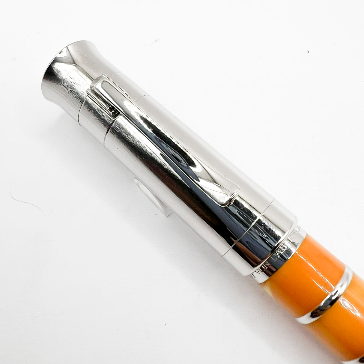 Graf von Faber-Castell "Amber" Pen of the Year 2004   -  Medium 18kt Gold Nib - Very Desirable!!