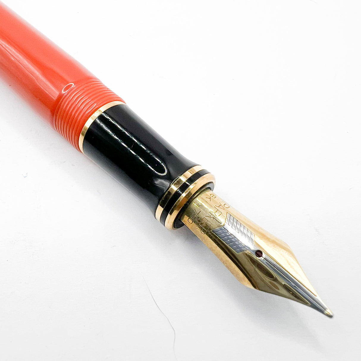 Parker "Big Red" (Orange) Duofold Centennial (Largest Size) Fountain Pen - Medium 18kt Gold Nib
