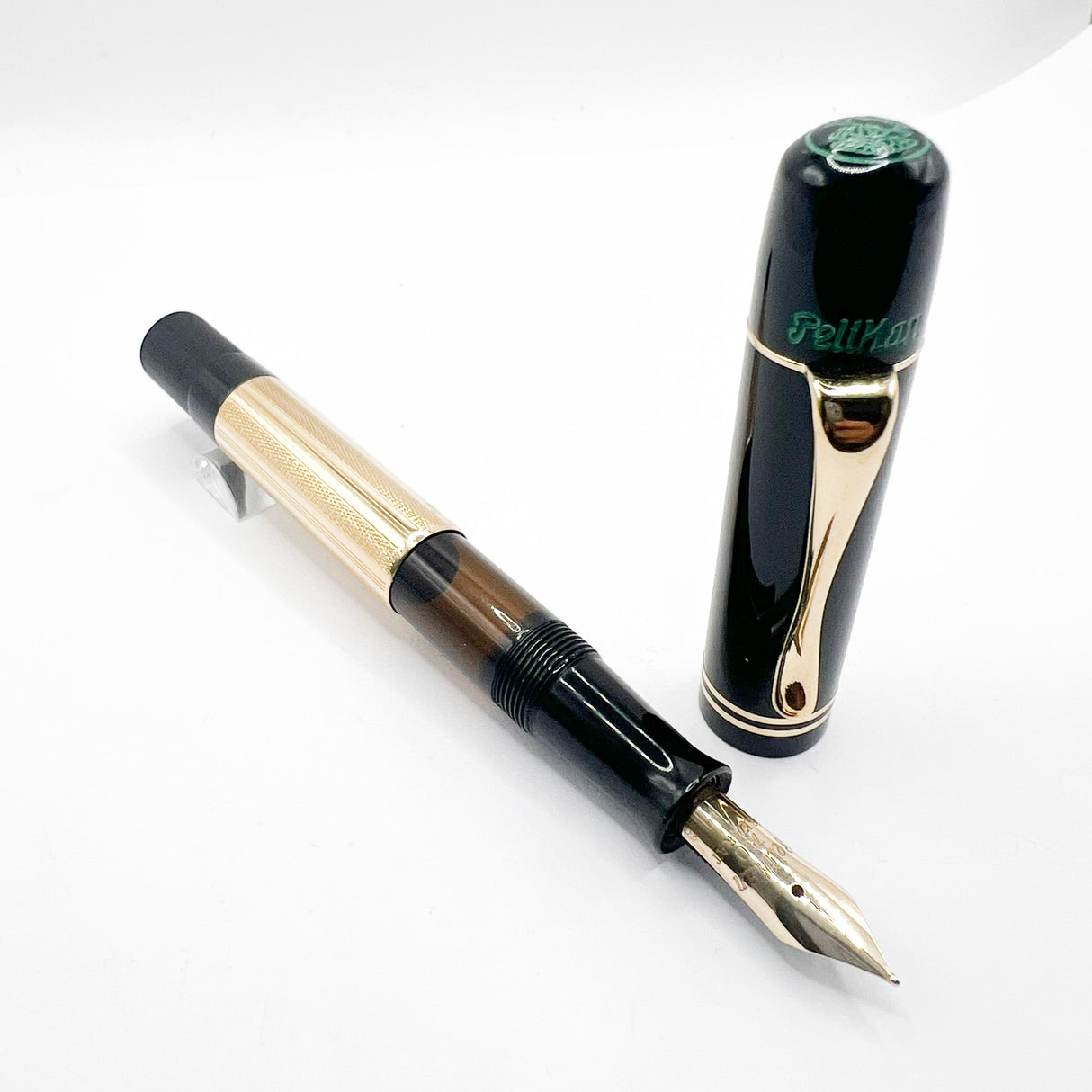 Pelikan 1931 Originals Of Their Time - 18kt Gold Overlay Limited Edition Fountain Pen   -   Fine 18kt Gold Nib