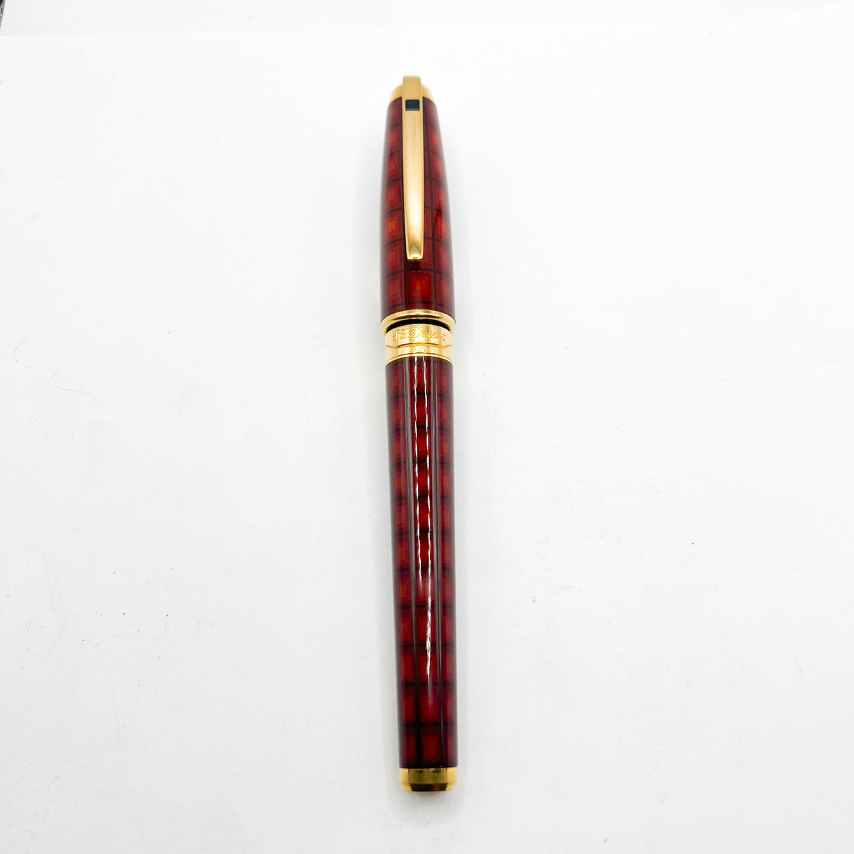 S.T. Dupont Orpheo Vertigo Largest Size Fountain Pen - Medium 18kt Gold Nib