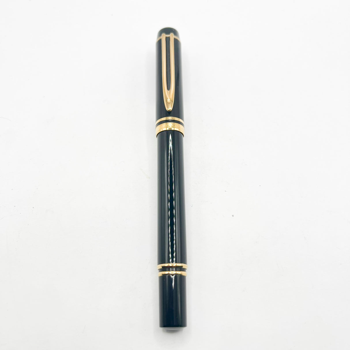 Waterman Man 100 Black Fountain Pen - Fine 18kt Gold Nib