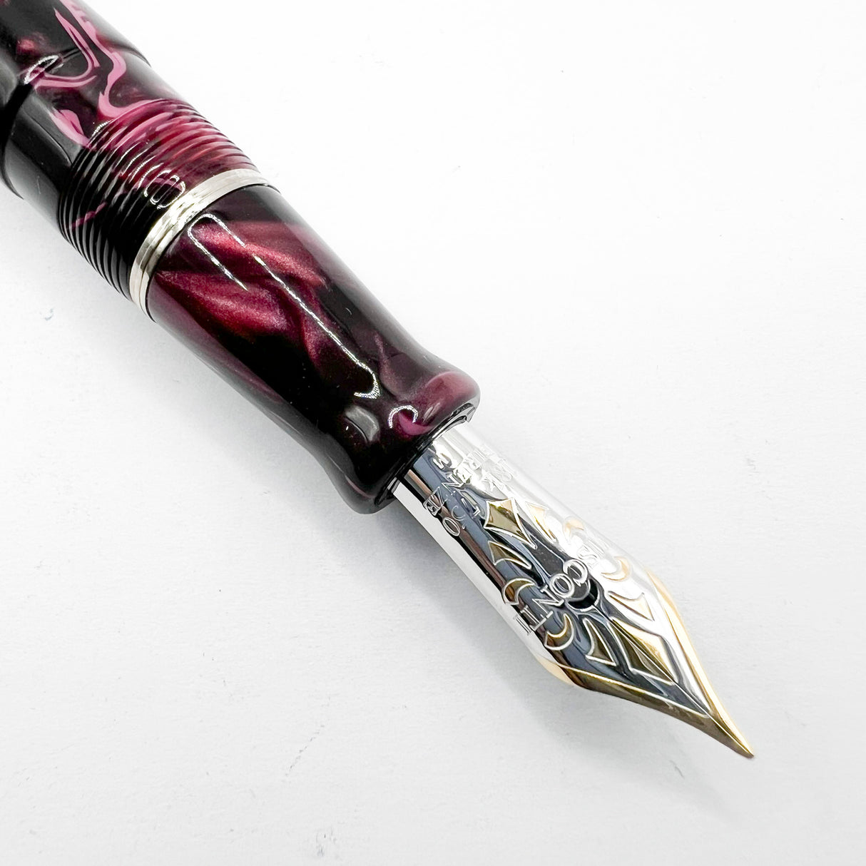 Visconti Marbled Burgundy Kaleido Fountain Pen - Medium 18kt Gold Nib
