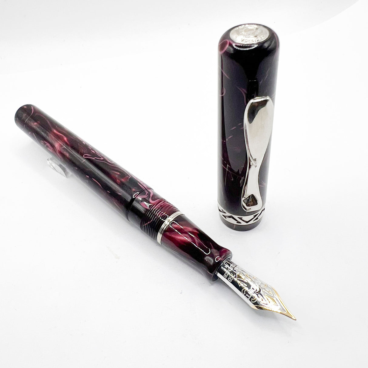 Visconti Marbled Burgundy Kaleido Fountain Pen - Medium 18kt Gold Nib