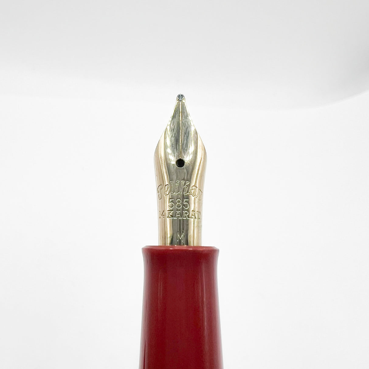 Pelikan M101N Special Edition Red Tortoiseshell Fountain Pen - Medium 14kt Gold Nib