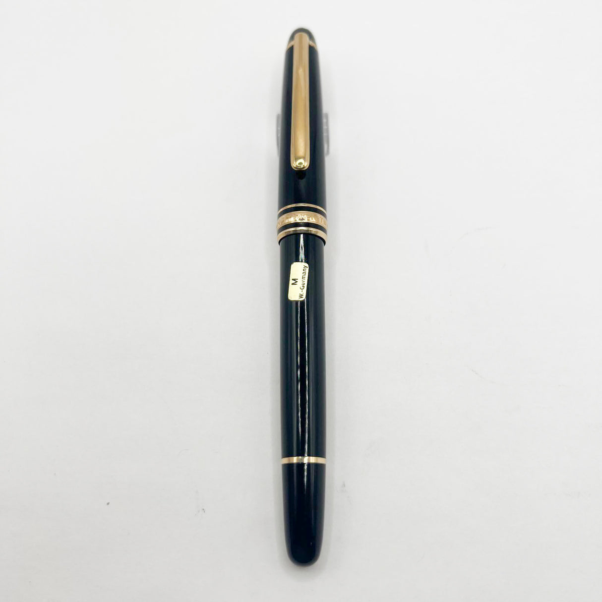 Montblanc Classique #144 Black Resin Fountain Pen - Medium 14kt Gold Nib