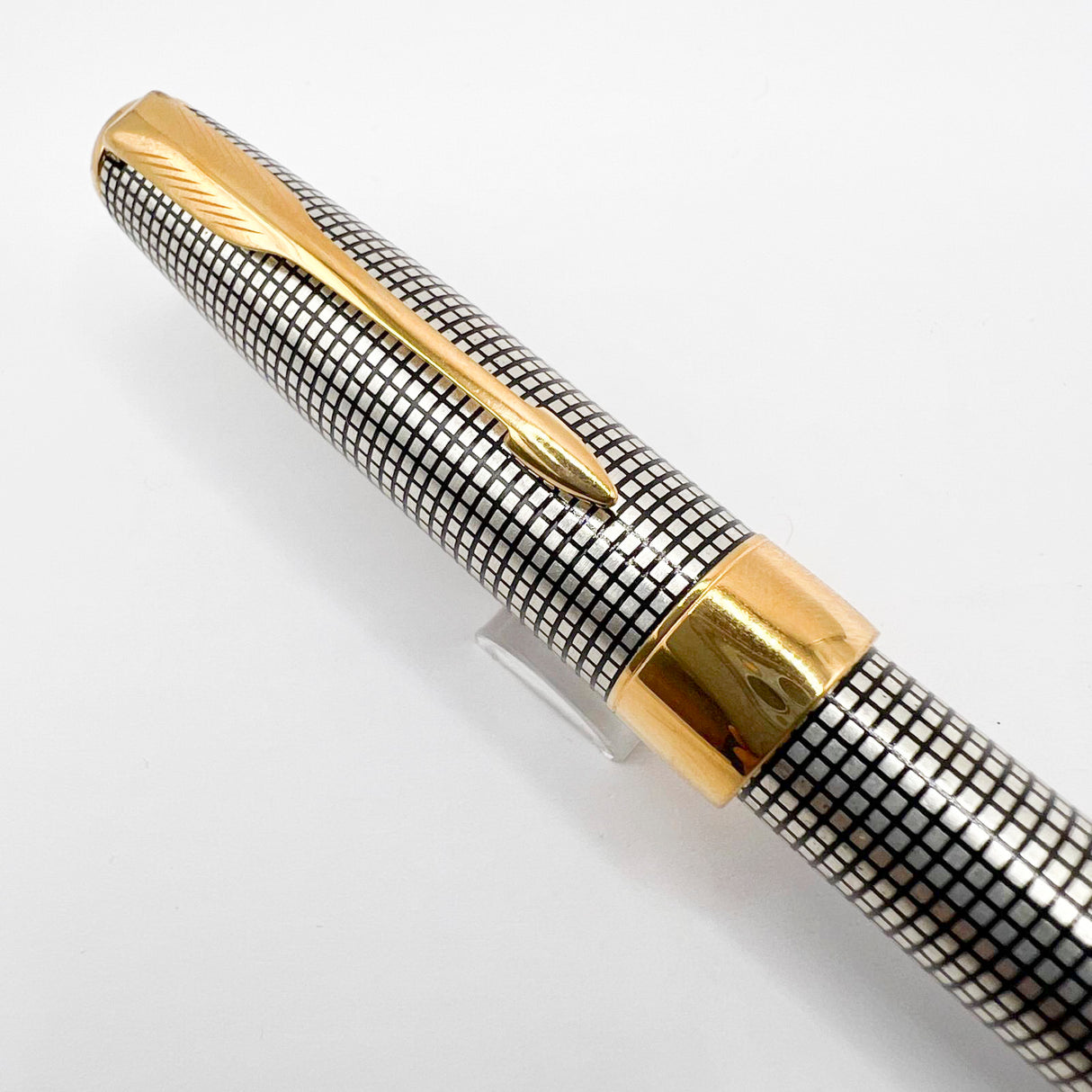 Parker Sonnet Sterling Silver Cisele Cross Hatch Fountain Pen - Extra Fine 18kt Gold Nib