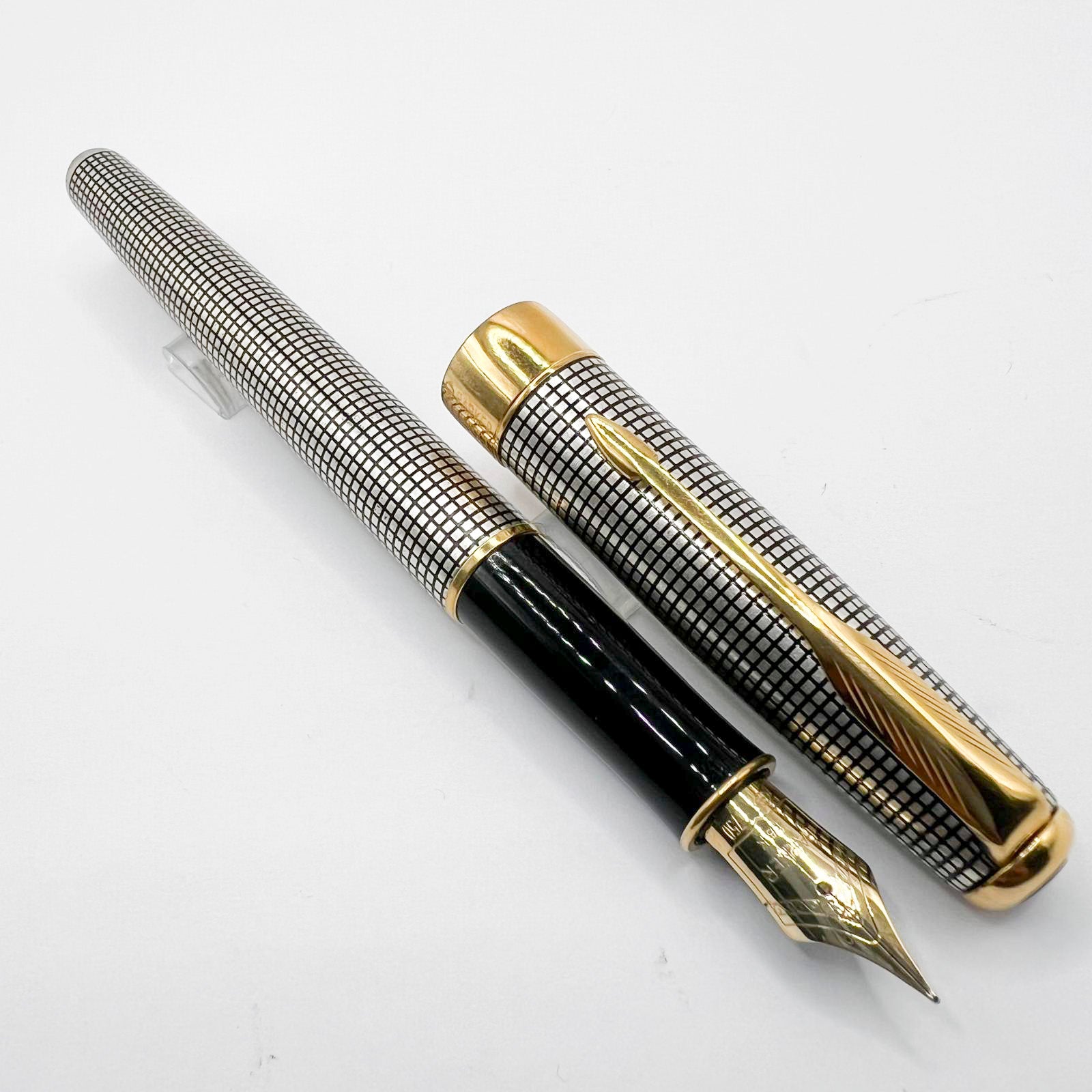 Parker Sonnet Sterling Silver Cisele Cross Hatch Fountain Pen