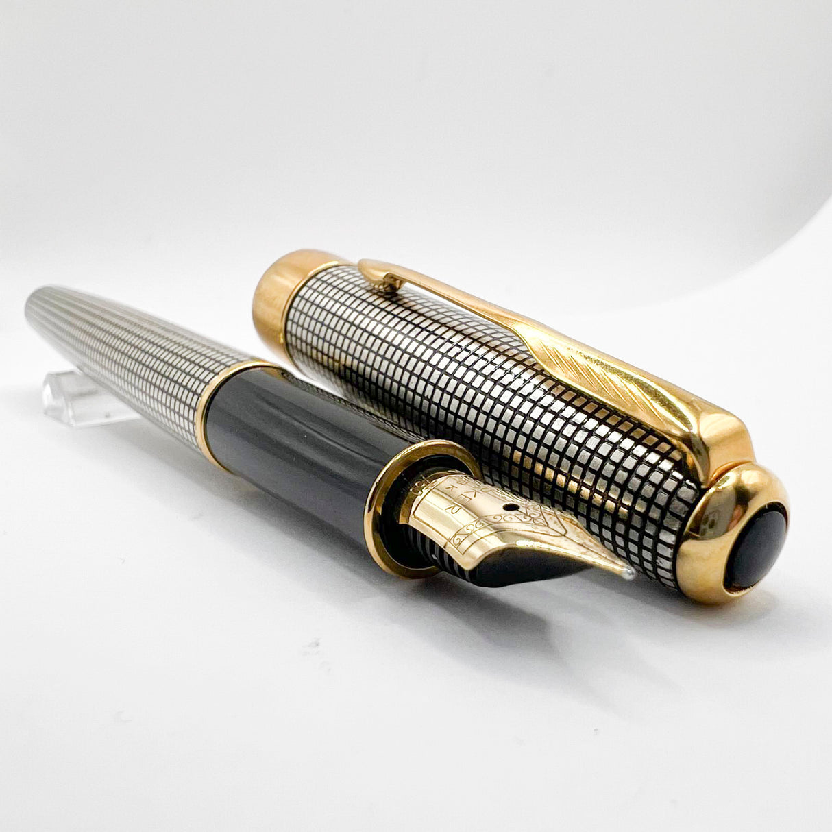 Parker Sonnet Sterling Silver Cisele Cross Hatch Fountain Pen - Extra Fine 18kt Gold Nib