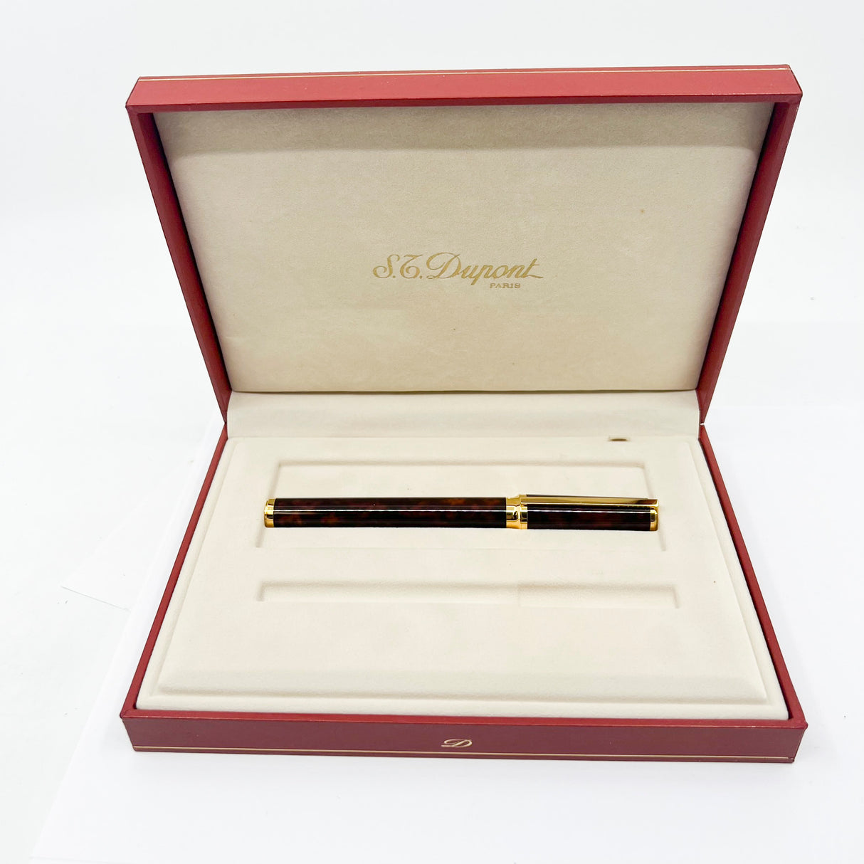 S. T. Dupont  Montparnasse Chairman Tortoiseshell Laque de Chine Fountain Pen - Fine 18kt Gold Nib - Rarely Found in MINT Condition!