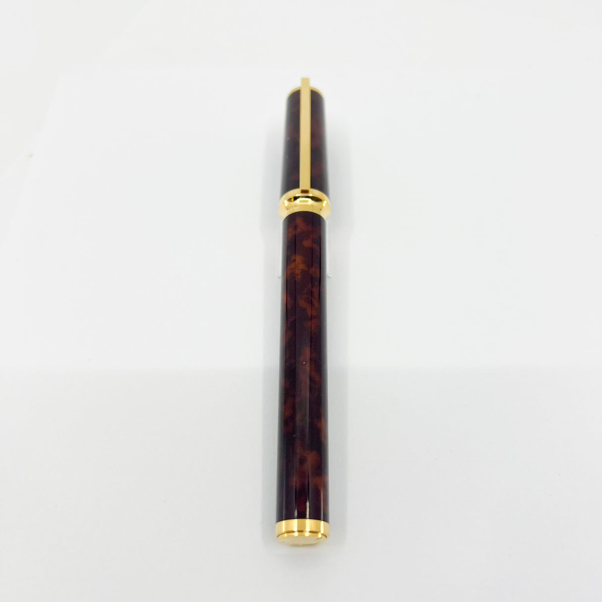 S. T. Dupont  Montparnasse Chairman Tortoiseshell Laque de Chine Fountain Pen - Fine 18kt Gold Nib - Rarely Found in MINT Condition!