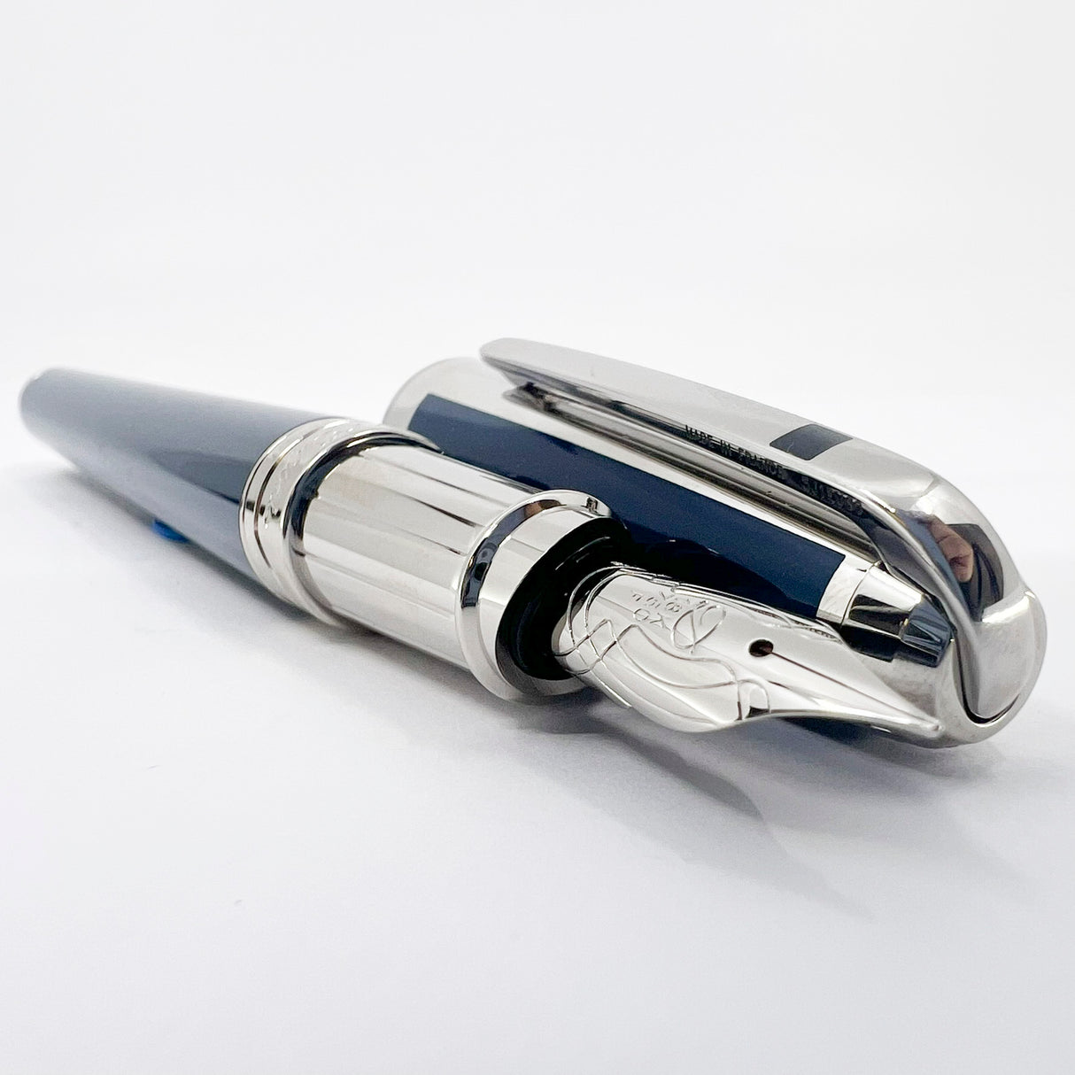 S. T. Dupont Grand Orpheo Theme Placed Midnight Blue Lacquer Fountain Pen - Fine 18kt Gold Nib