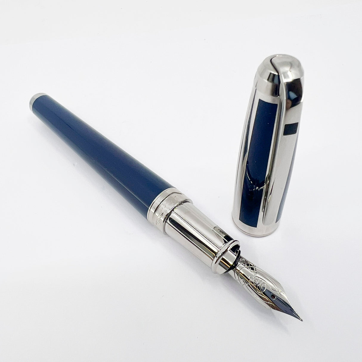 S. T. Dupont Grand Orpheo Theme Placed Midnight Blue Lacquer Fountain Pen - Fine 18kt Gold Nib