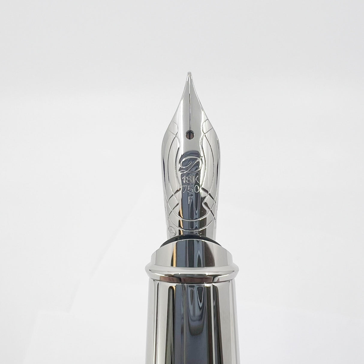 S. T. Dupont Grand Orpheo Theme Placed Midnight Blue Lacquer Fountain Pen - Fine 18kt Gold Nib