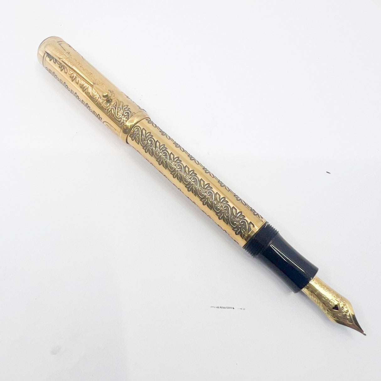 Montblanc Louis XIV Patron of the Arts Limited Edition Fountain Pen - Medium 18kt Gold Nib
