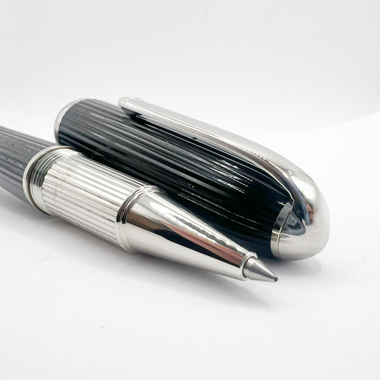 Cartier - Louis Cartier Black Fluted Rollerball - Platinum-Plated Trim