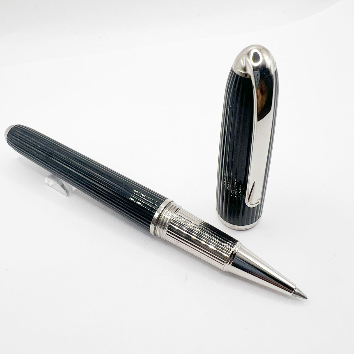 Cartier - Louis Cartier Black Fluted Rollerball - Platinum-Plated Trim