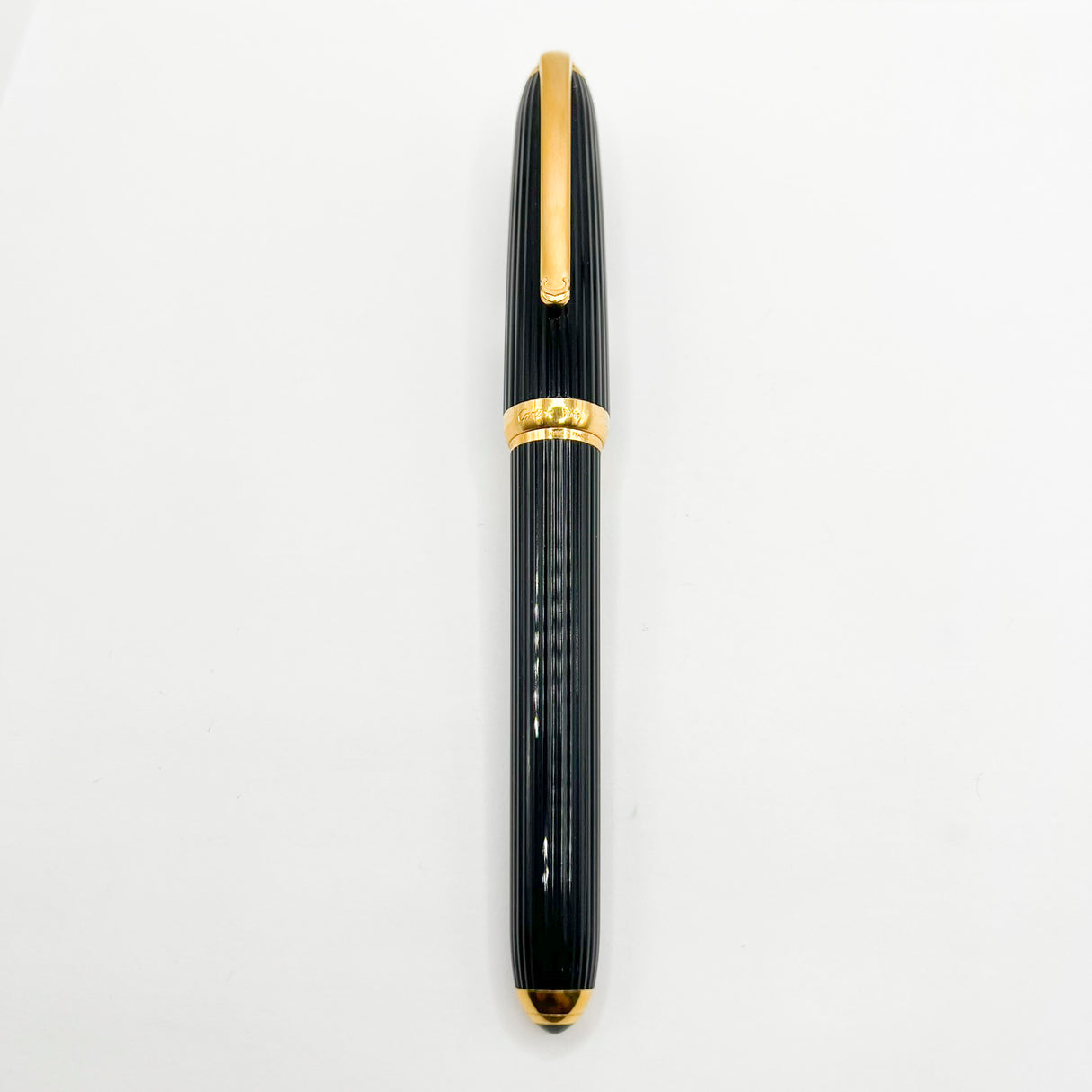 Cartier - Louis Cartier Black Fluted Fountain Pen - Fine 18kt Gold Nib