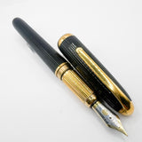 Cartier - Louis Cartier Black Fluted Fountain Pen - Fine 18kt Gold Nib