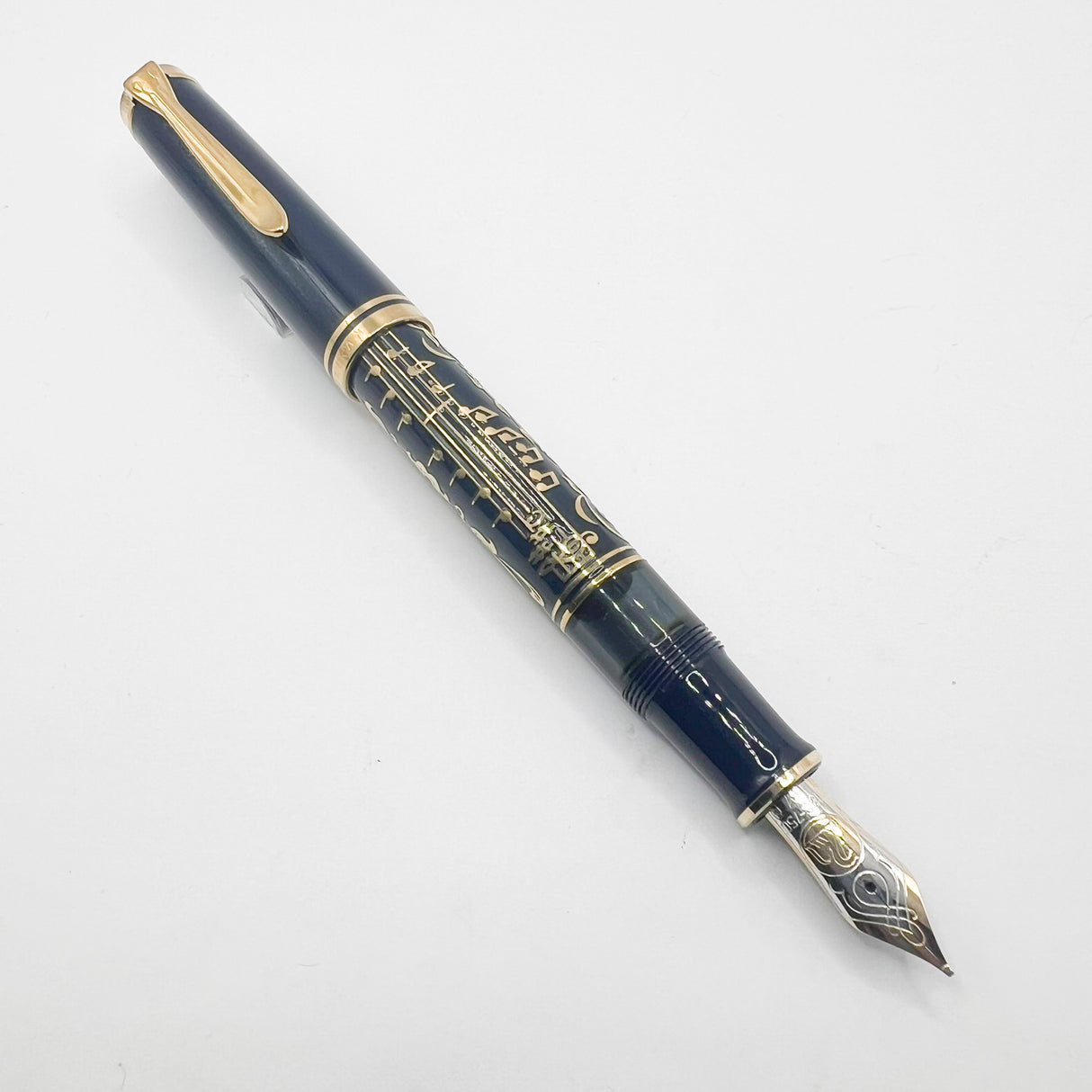 Pelikan Concerto Limited Edition Fountain Pen - Medium 18kt Gold Nib
