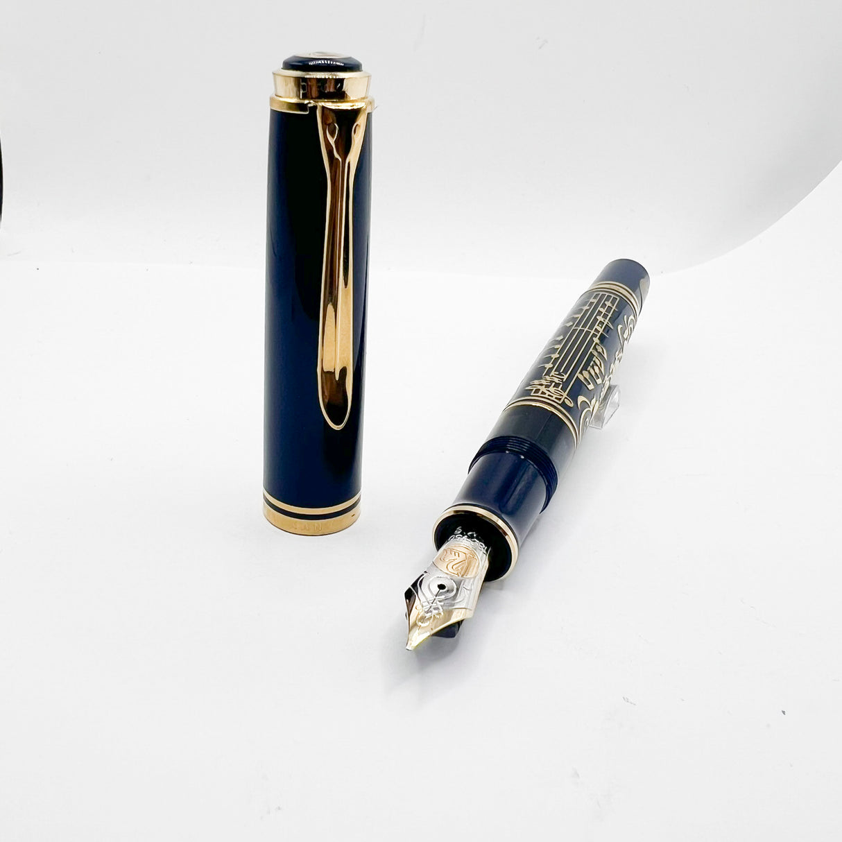 Pelikan Concerto Limited Edition Fountain Pen - Medium 18kt Gold Nib