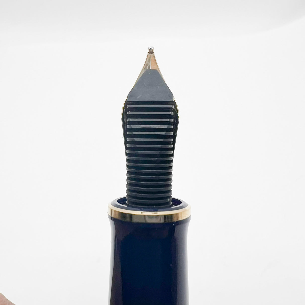 Pelikan Concerto Limited Edition Fountain Pen - Medium 18kt Gold Nib