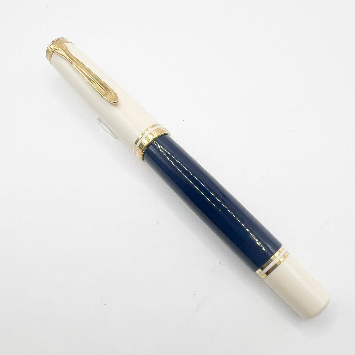 Pelikan M800 Special Edition Midnight Blue/Cream Fountain Pen - Flexible Medium 14kt Gold Nib