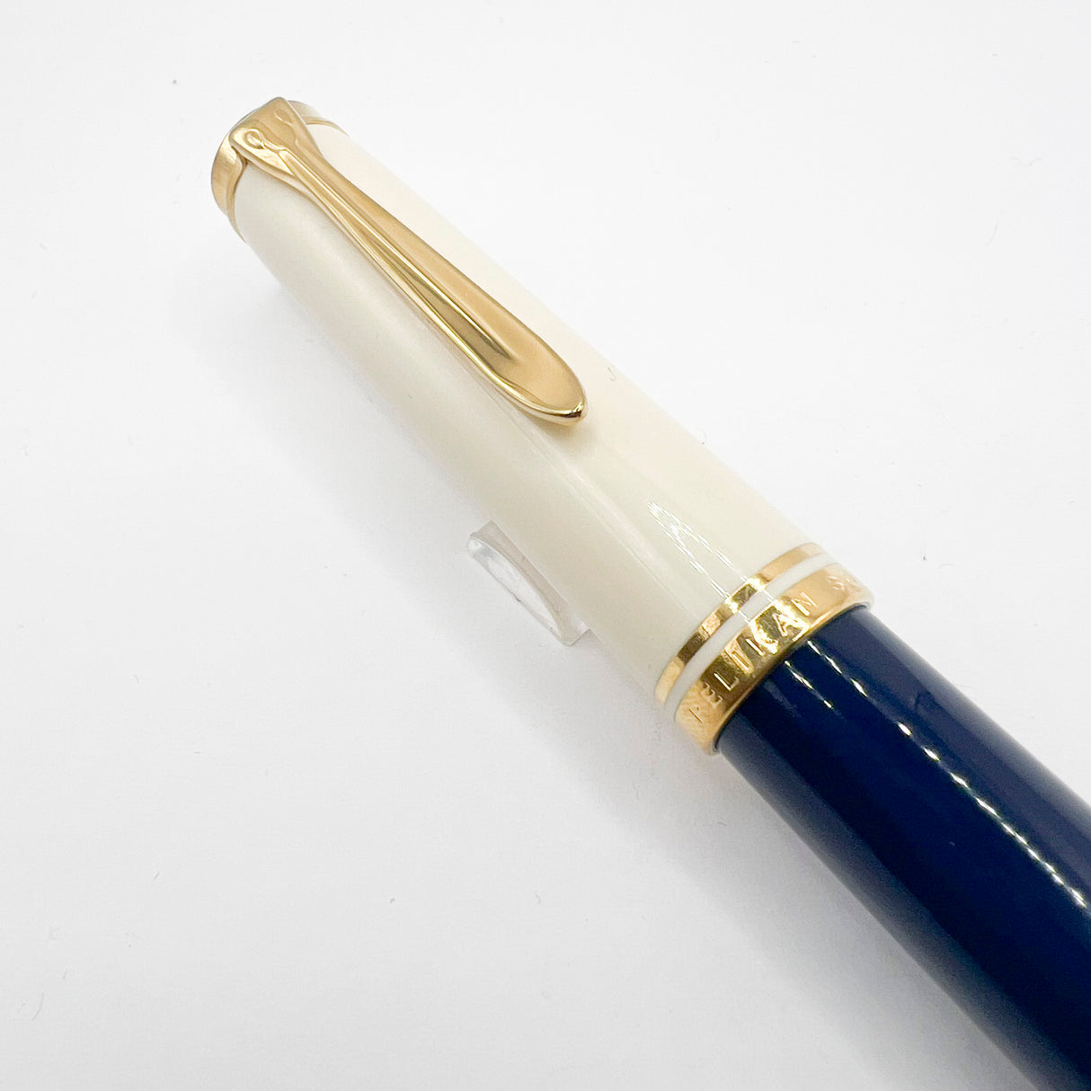 Pelikan M800 Special Edition Midnight Blue/Cream Fountain Pen - Flexible Medium 14kt Gold Nib
