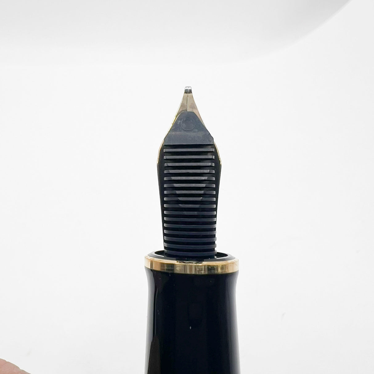 Pelikan M800 Souveran Black Cap & Green Striped Barrel Fountain Pen - Broad 18kt Gold Nib