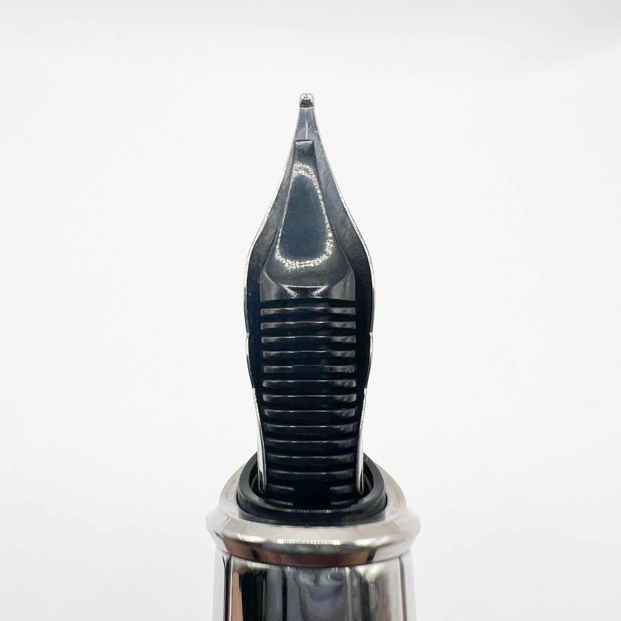 S. T. Dupont Grand Orpheo Theme Placed Midnight Blue Lacquer Fountain Pen - Medium 18kt Gold Nib