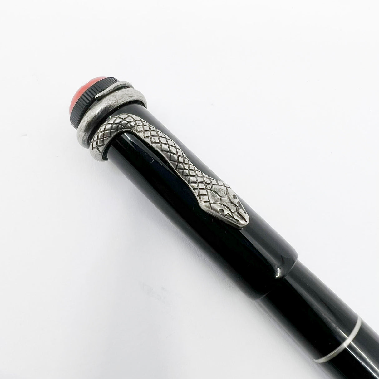 Montblanc Heritage Rouge et Noir Black Special Edition Rollerball