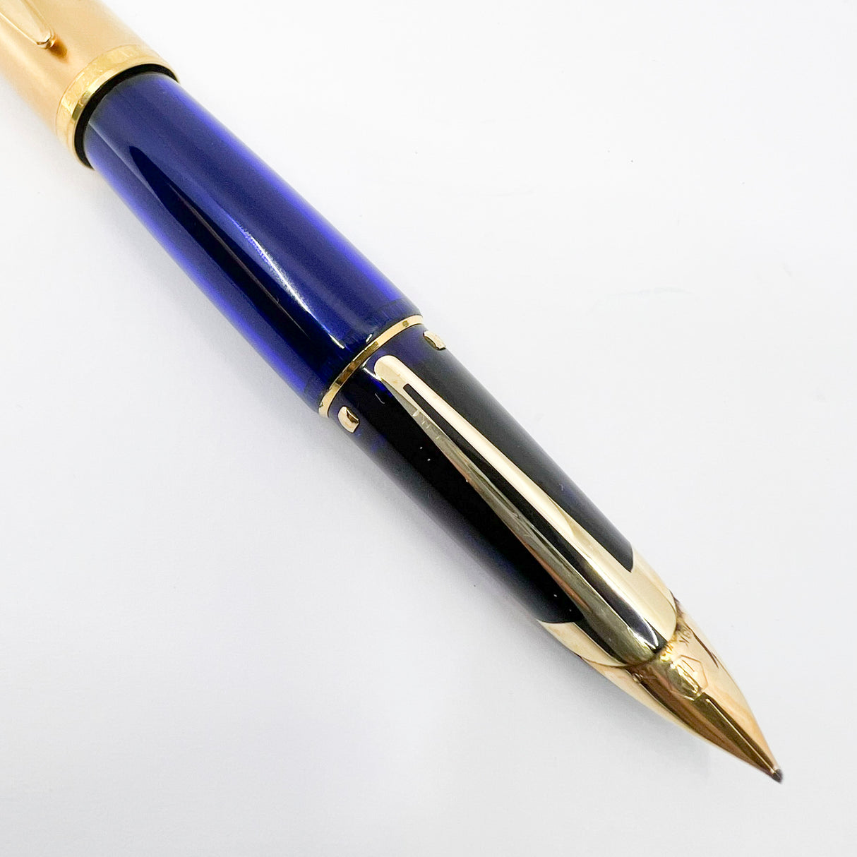 Waterman Edson Blue Translucent Fountain Pen - Oblique Left Handed Fine 18 Kt Gold Nib