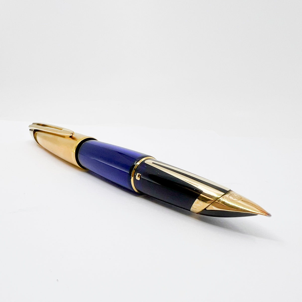 Waterman Edson Blue Translucent Fountain Pen - Oblique Left Handed Fine 18 Kt Gold Nib