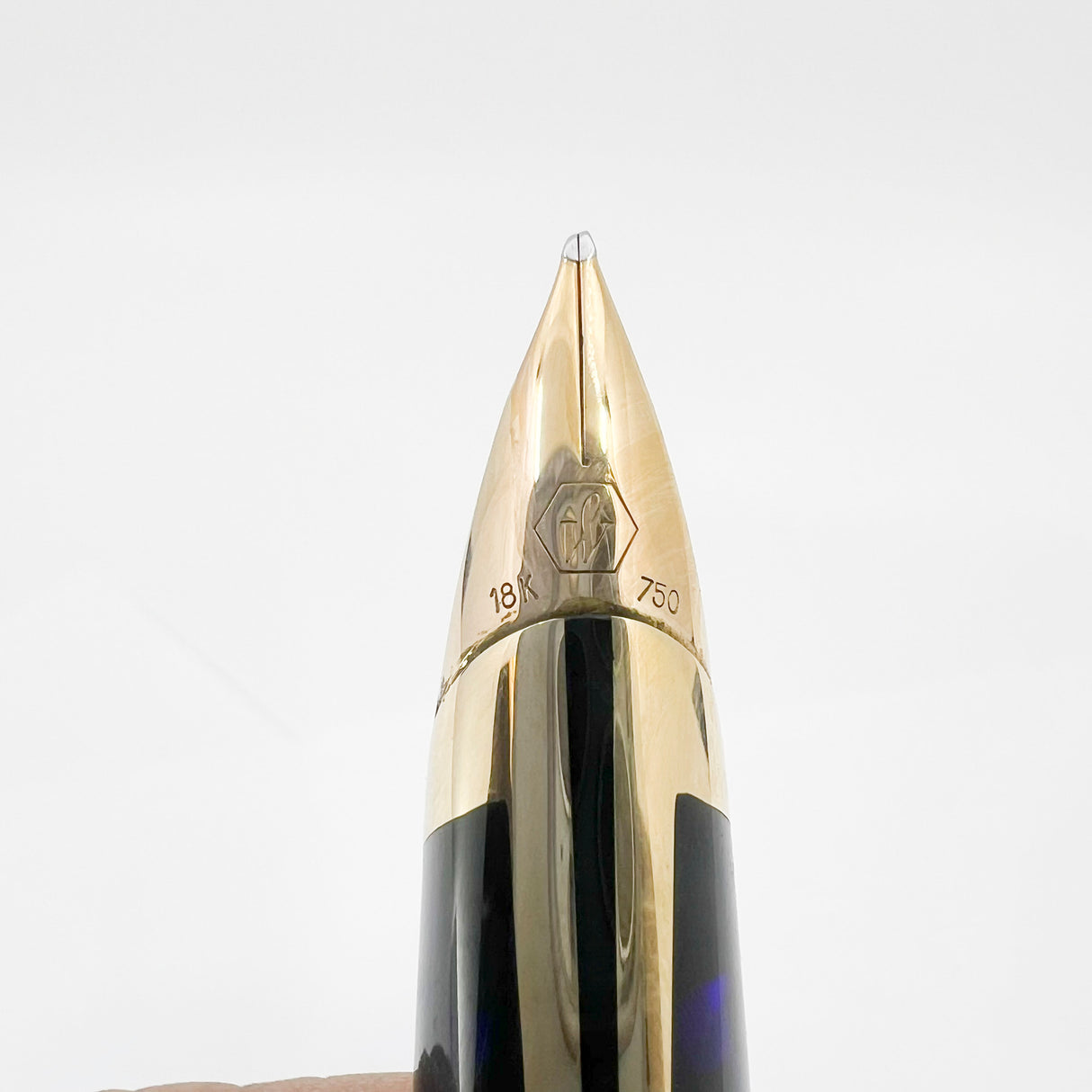 Waterman Edson Blue Translucent Fountain Pen - Oblique Left Handed Fine 18 Kt Gold Nib