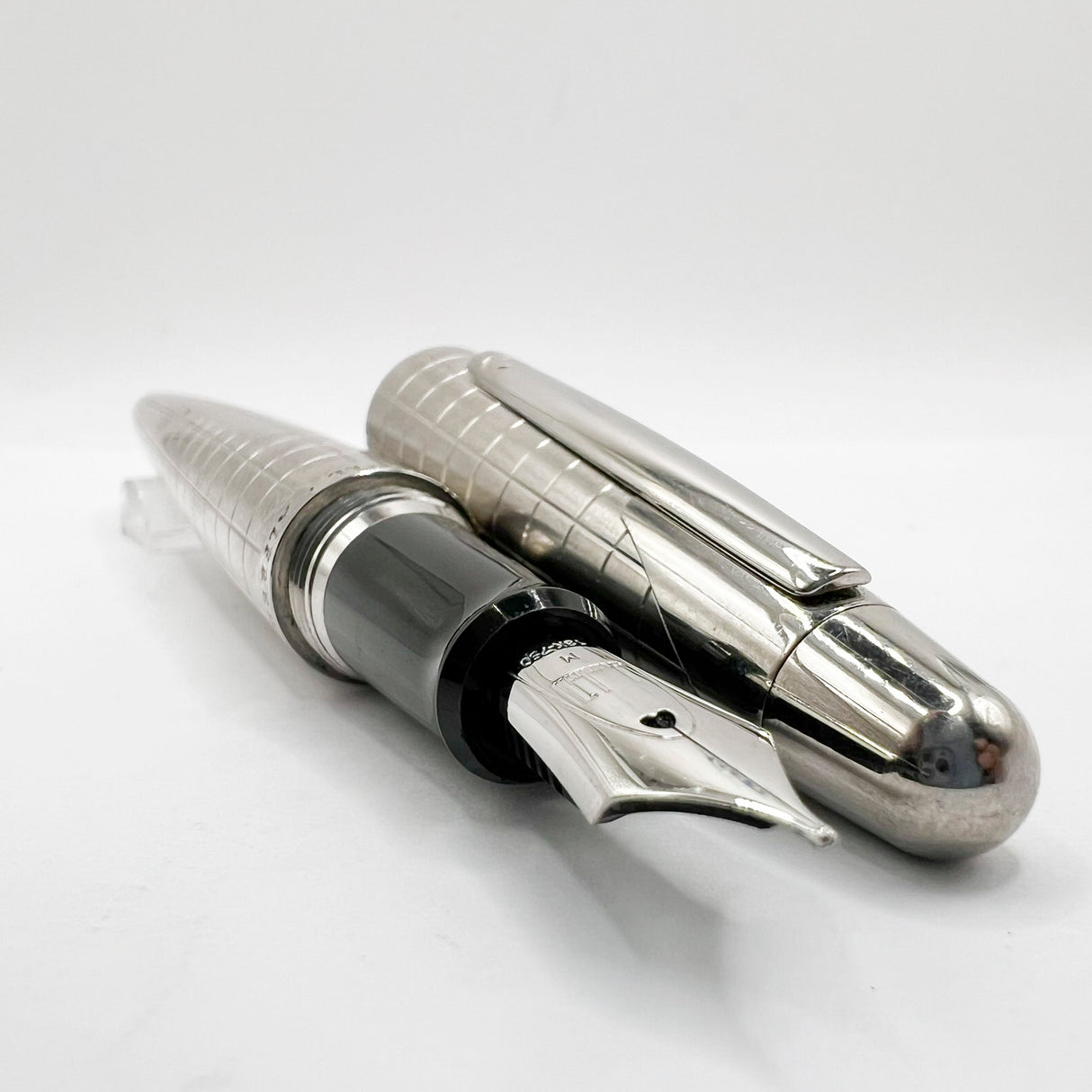 Dunhill AD2000 Brushed Stainless Steel Cross Hatch Design  Fountain Pen -  Medium 18kt Gold Nib (Leans to Fine)