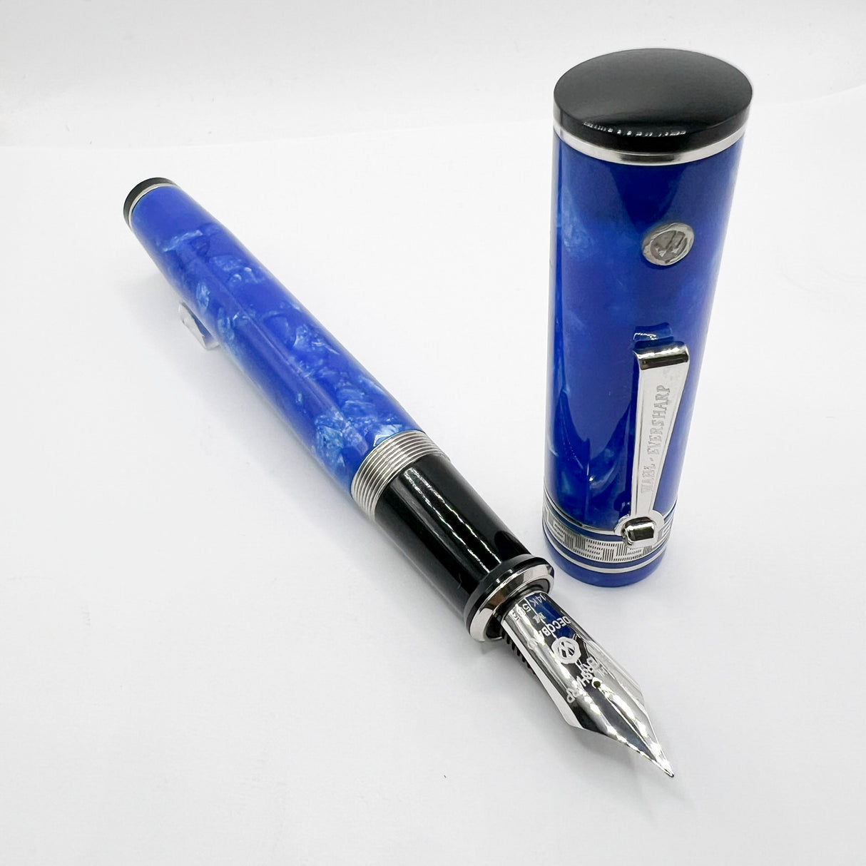 Wahl-Eversharp Decoband Lustrous Amalfi Blue w/Rhodium Plated Trim Fountain Pen - Large Medium 14kt Gold Nib