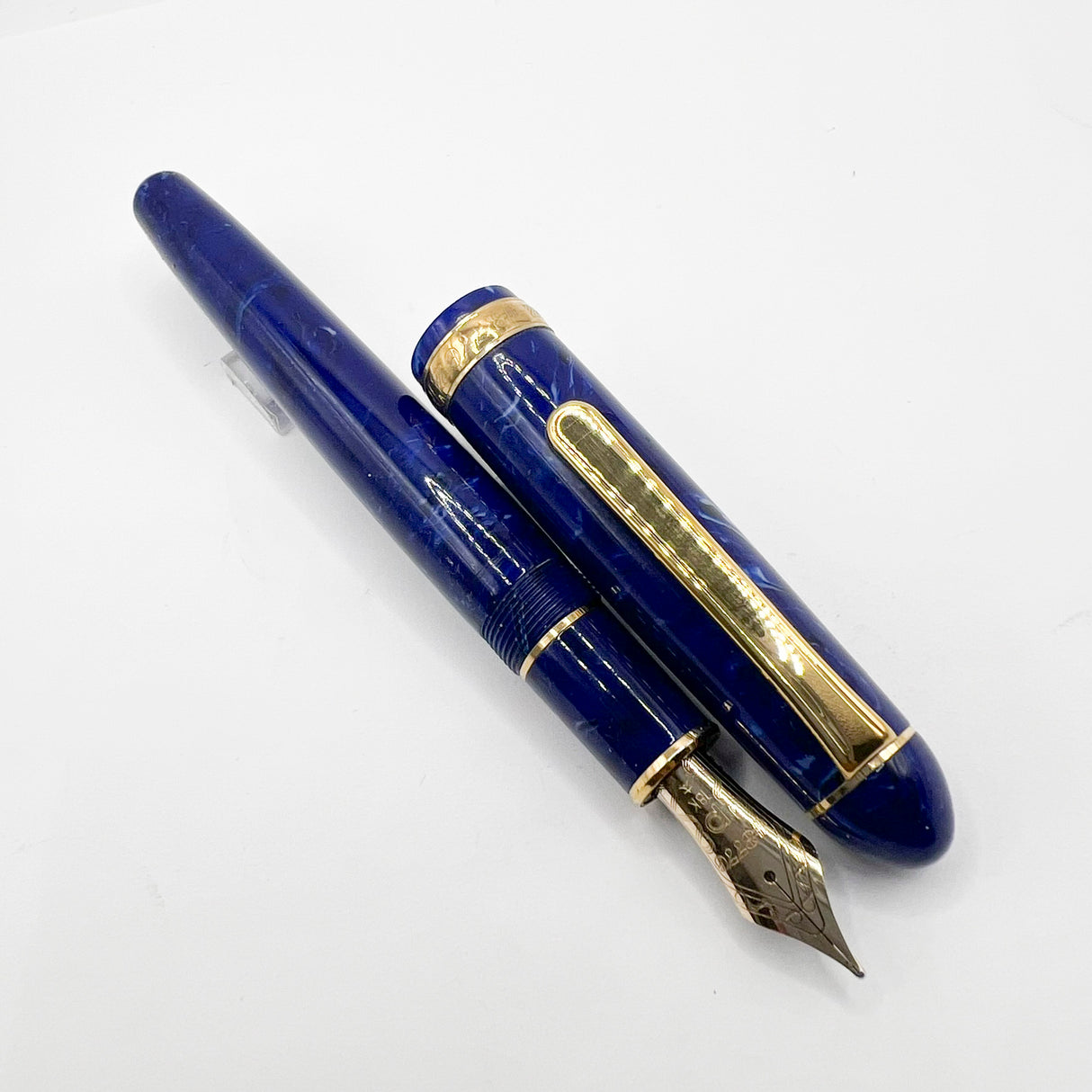 Platinum #3776 Celluloid Marbled Midnight Blue Ocean Fountain Pen - Broad 18kt Gold Nib