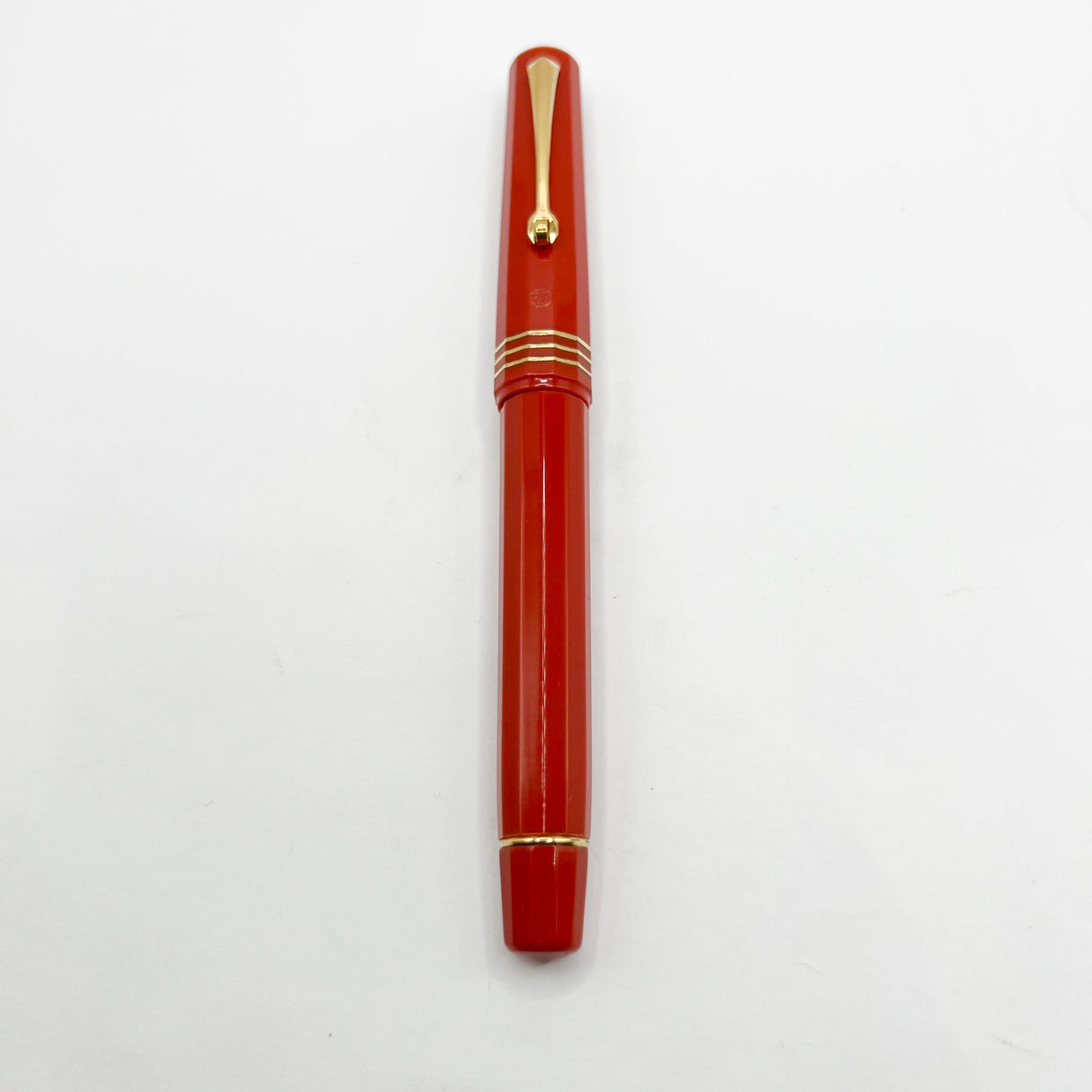 OMAS for  Armando Simoni Club/1990's -   Milord Paragon Coral Fountain Pen - Medium 18kt Gold Nib