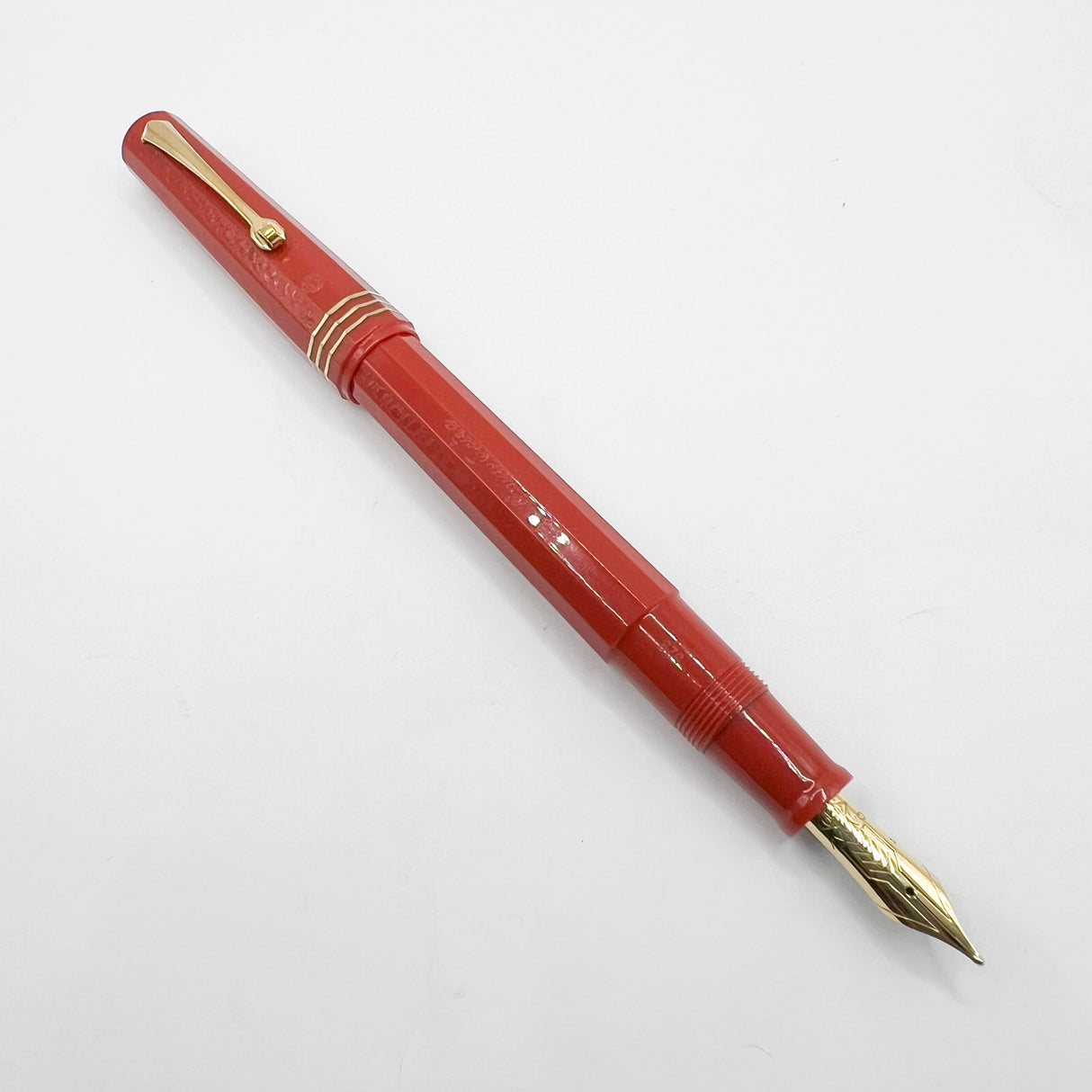 OMAS for  Armando Simoni Club/1990's -   Milord Paragon Coral Fountain Pen - Medium 18kt Gold Nib