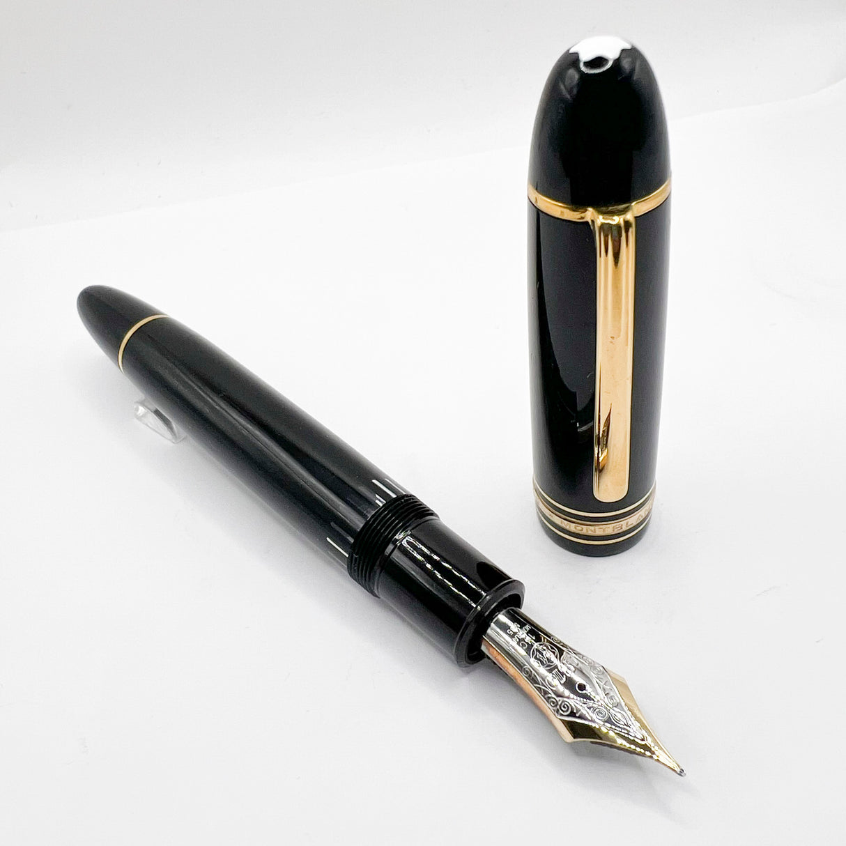 Montblanc Meisterstuck #149 (Largest) Fountain Pen   -  Semi-Flexible Fine 14C Gold Nib