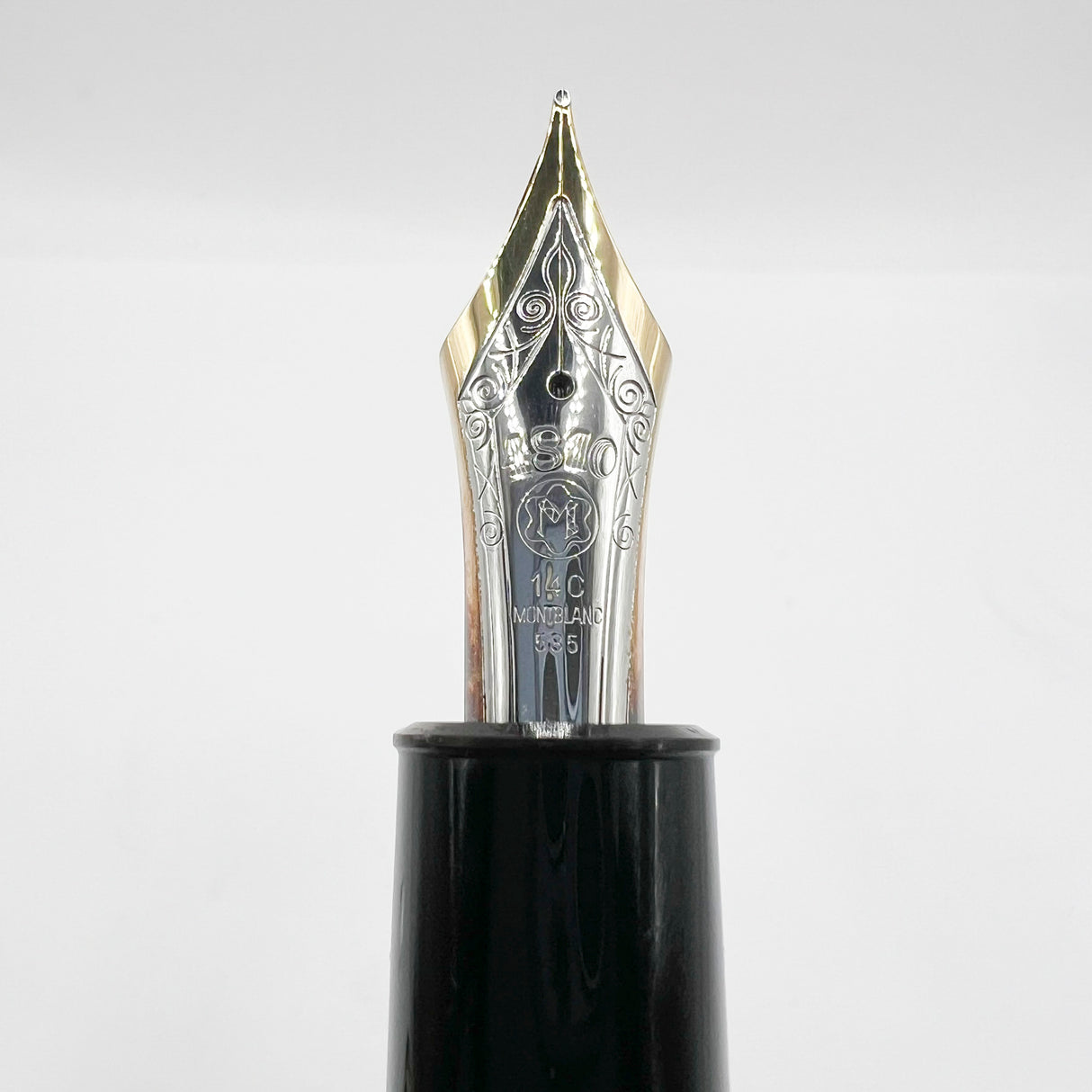 Montblanc Meisterstuck #149 (Largest) Fountain Pen   -  Semi-Flexible Fine 14C Gold Nib