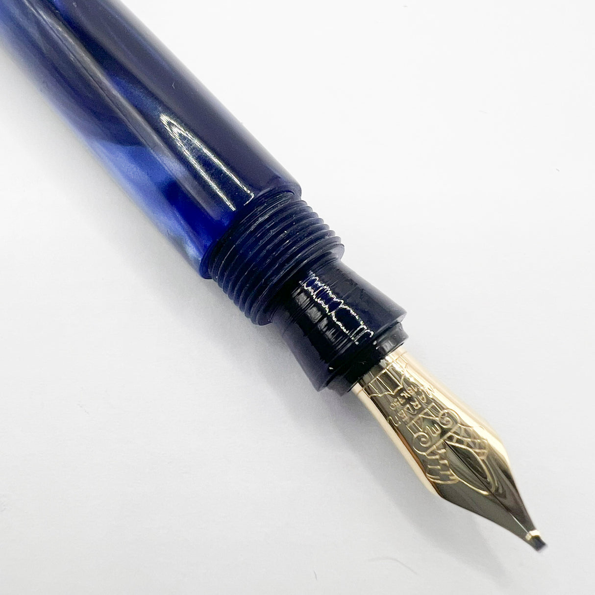 Marlen Chagall Marbled Blue Fountain Pen - Broad 18kt Gold  Nib