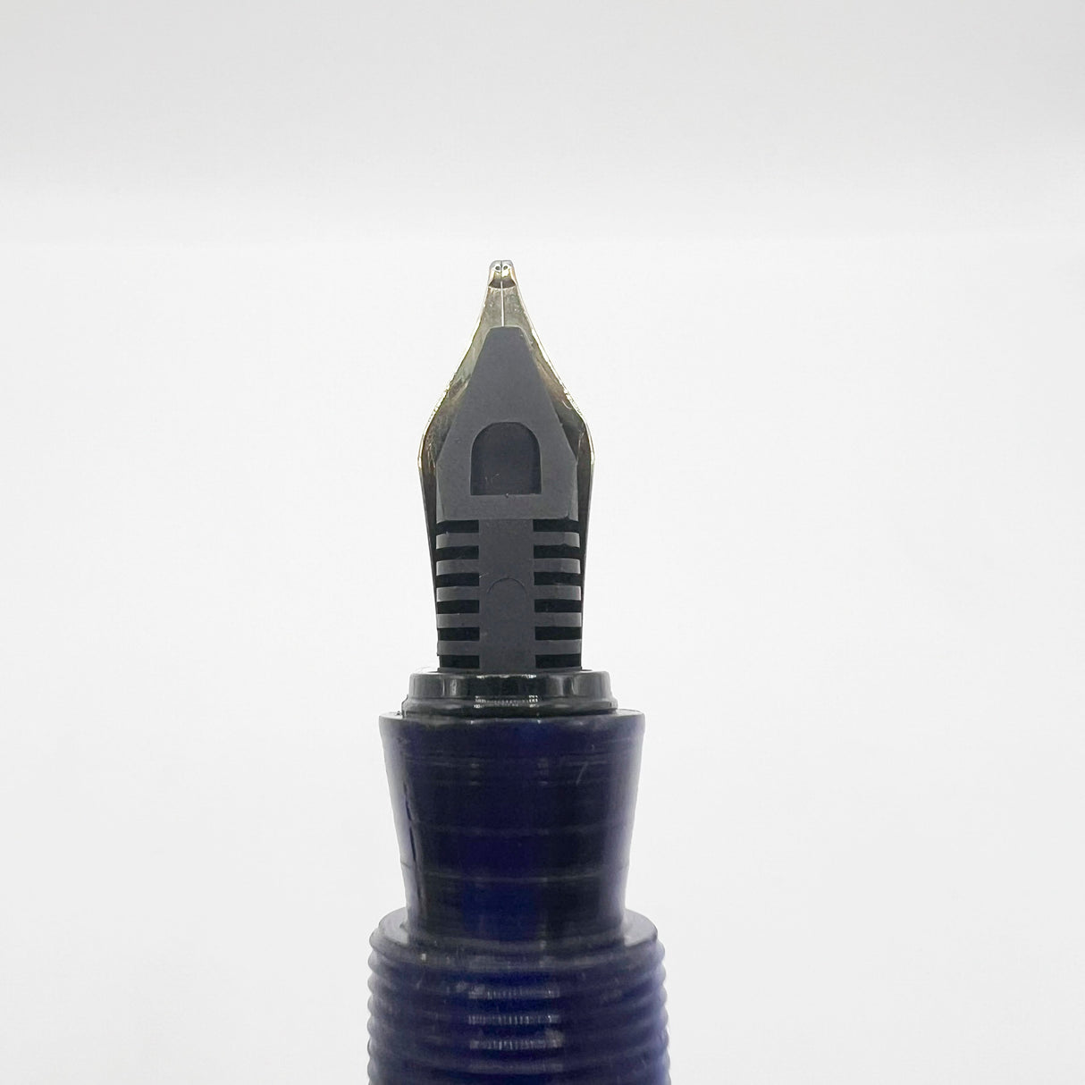 Marlen Chagall Marbled Blue Fountain Pen - Broad 18kt Gold  Nib