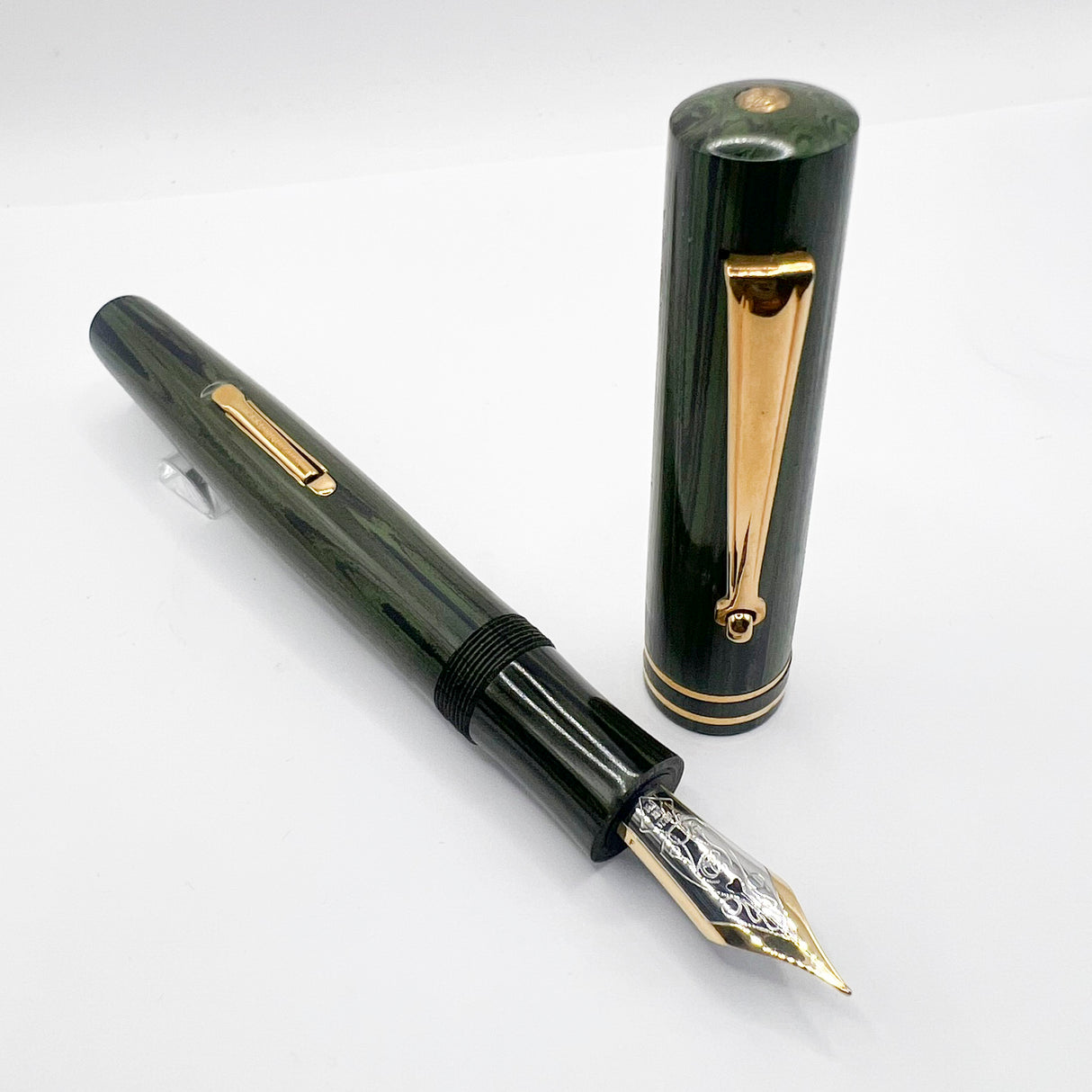 Delta Special Edition Astra Green/Black Ripple Ebonite Fountain Pen (1995) - Flexible Fine 18kt Gold Nib